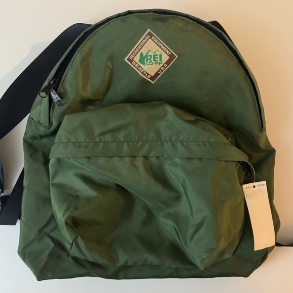 REI Forest Green Men's Backpack - Picture 1 of 4
